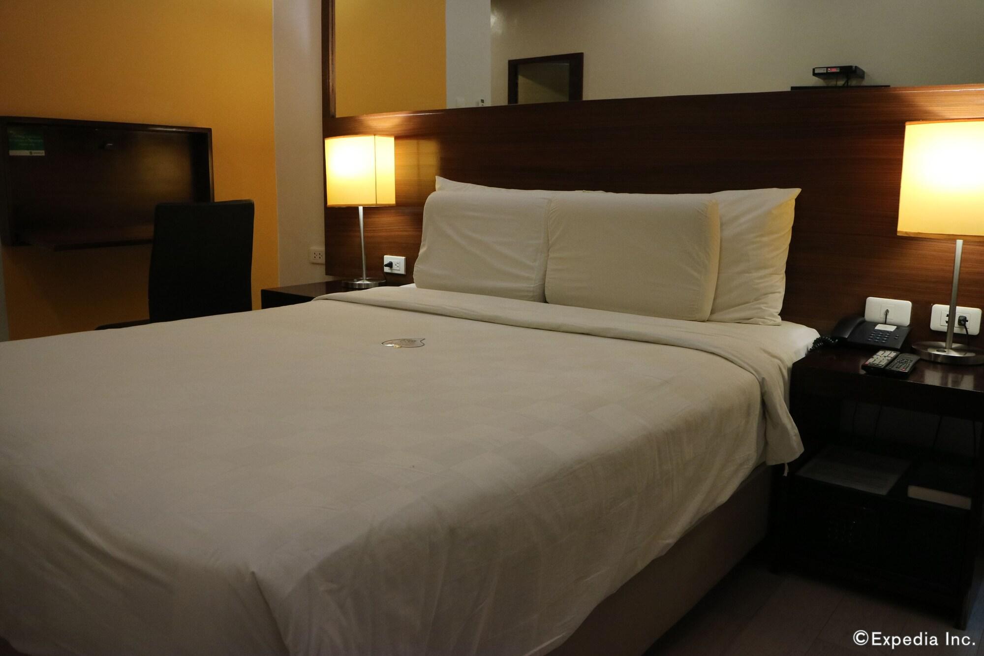 Go Hotels Баколод Екстер'єр фото
