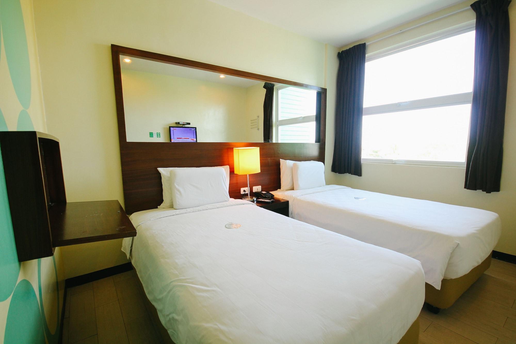 Go Hotels Баколод Екстер'єр фото