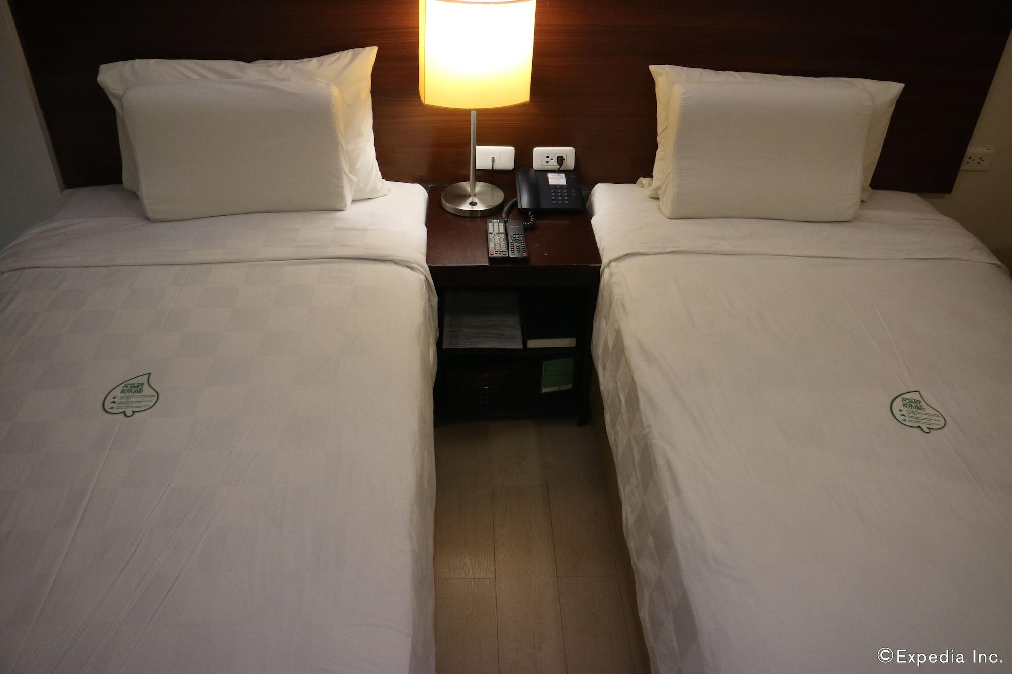 Go Hotels Баколод Екстер'єр фото