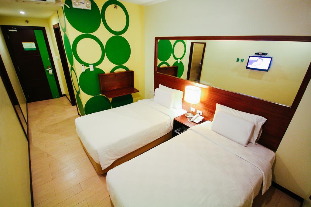 Go Hotels Баколод Екстер'єр фото