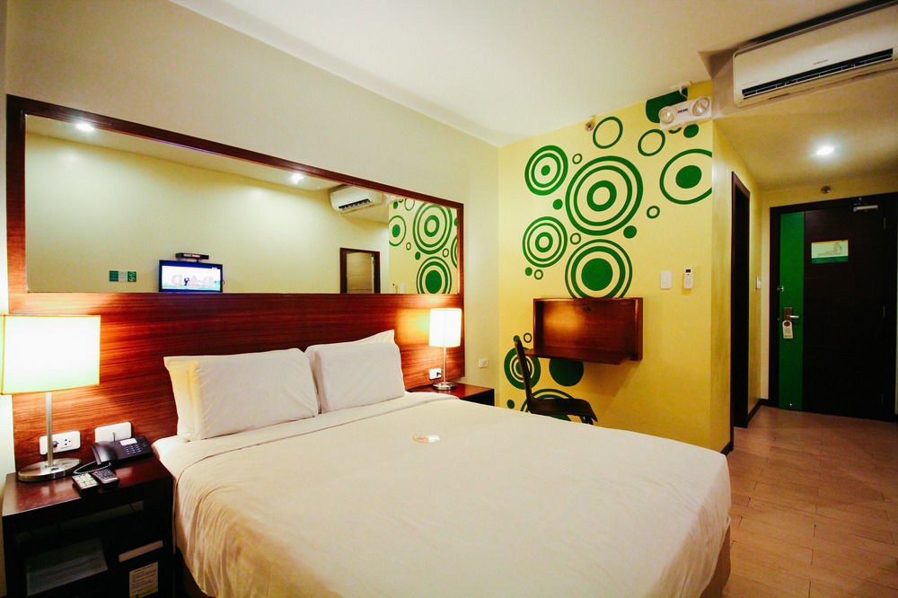 Go Hotels Баколод Екстер'єр фото